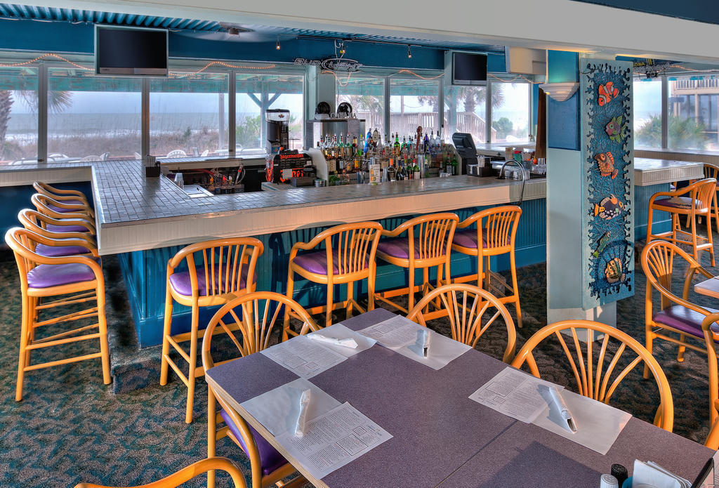 Oceanfront Litchfield Inn Полис-Айленд Ресторан фото